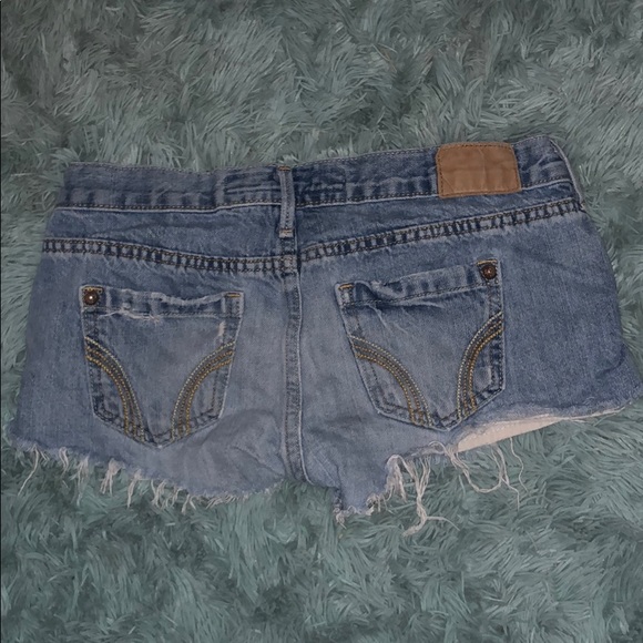 HOLLISTER DENIM SHORTS - Picture 2 of 3